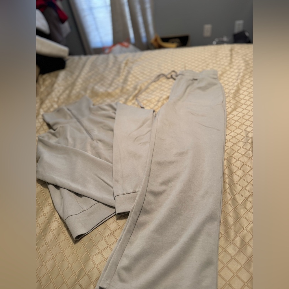Small jogger set